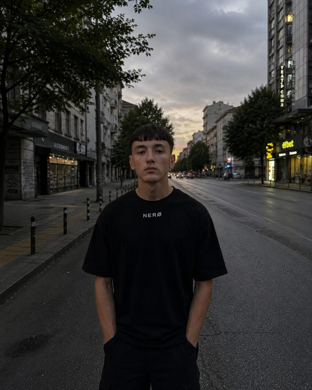 NERØ Oversized Tee — Black