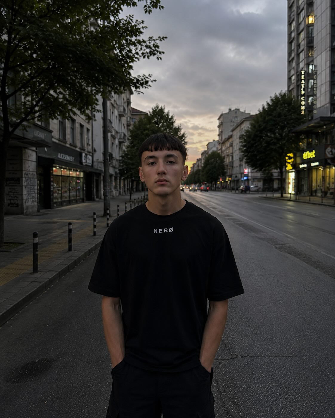 NERØ Oversized Tee — Black